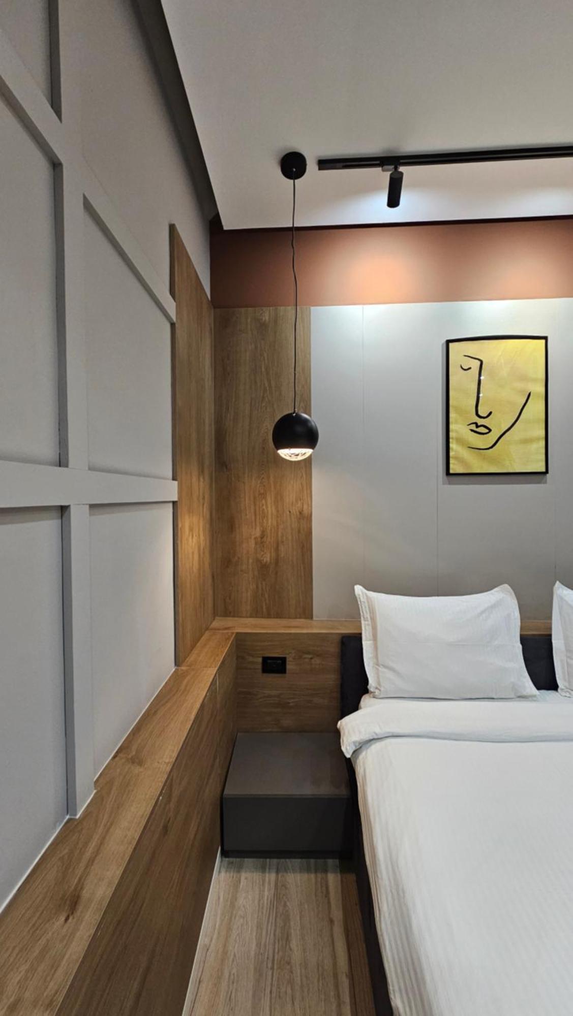Tam Serviced Studio Apartments Next To Blloku Tirana Buitenkant foto