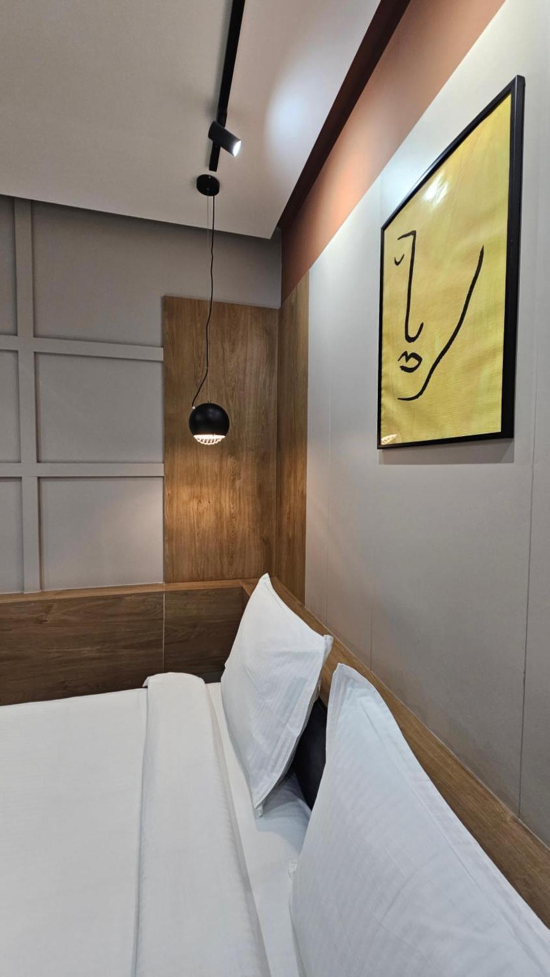 Tam Serviced Studio Apartments Next To Blloku Tirana Buitenkant foto