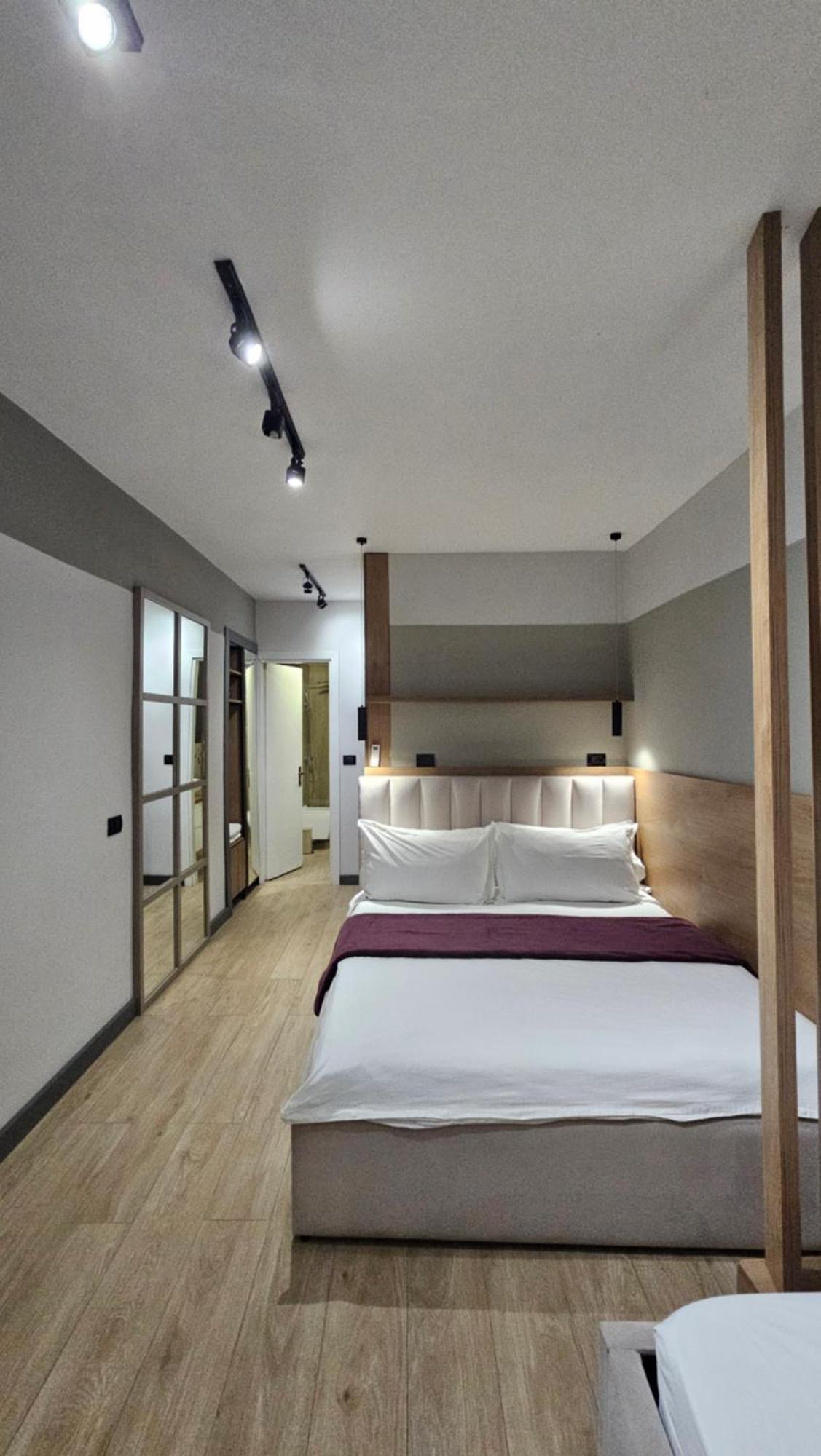 Tam Serviced Studio Apartments Next To Blloku Tirana Buitenkant foto
