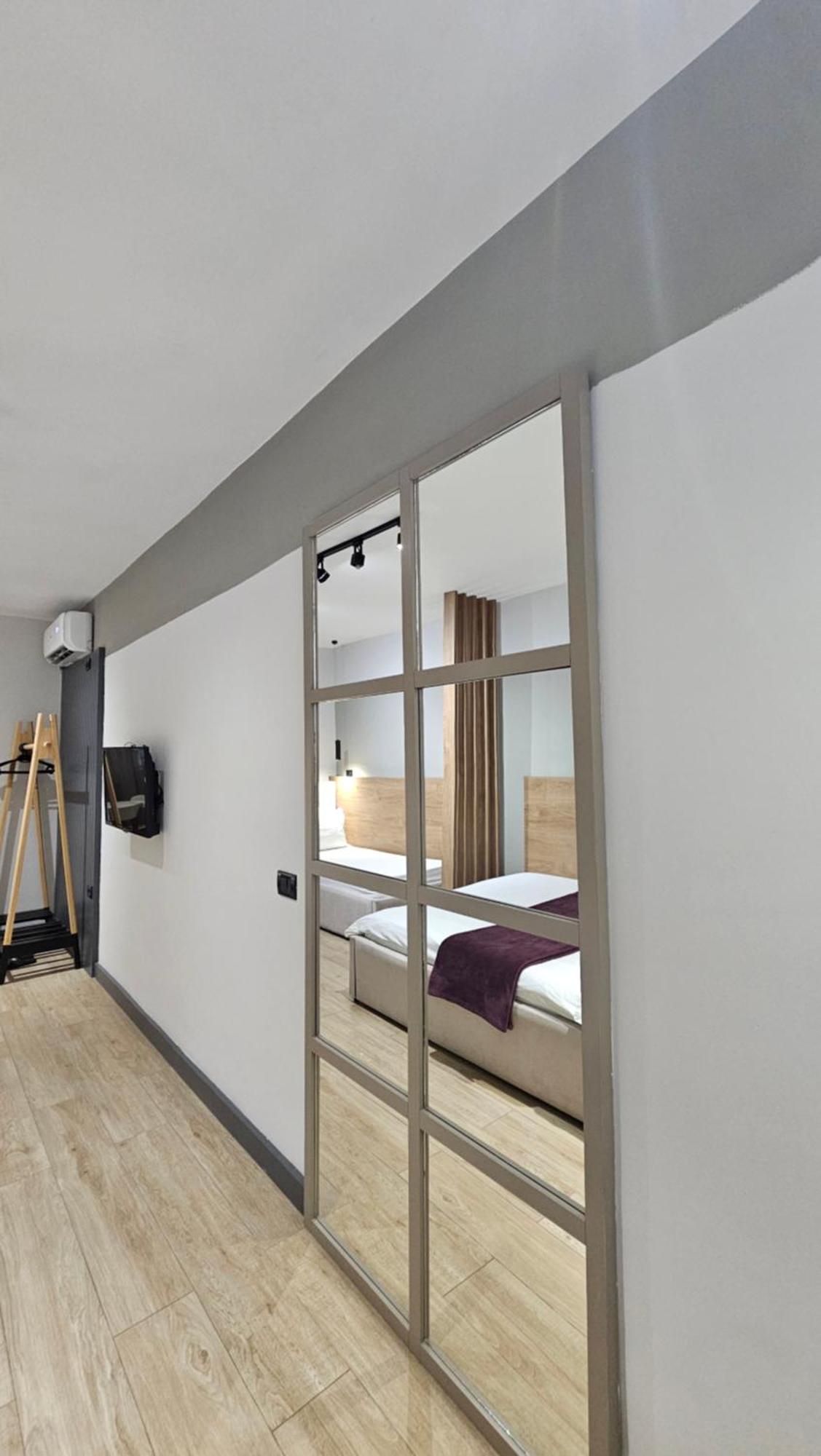 Tam Serviced Studio Apartments Next To Blloku Tirana Buitenkant foto